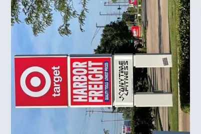 2579 Sycamore Road, Dekalb, IL 60115 - Photo 2