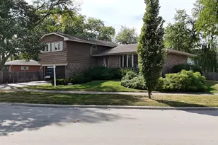 494 E Atwood Ct, Elmhurst, IL 60126 - Photo 4