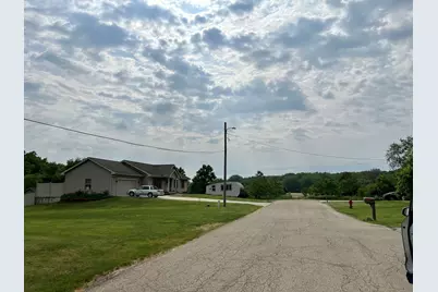 511 W Washington Street, Utica, IL 61373 - Photo 4