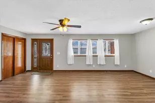 103 S Walnut St, Arrowsmith, IL 61722 - Photo 8