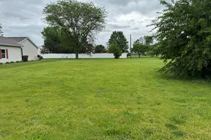 504 N Pine St, Gardner, IL 60424 - Photo 1