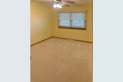 241 N Somonauk Road, Cortland, IL 60112 - Photo 8