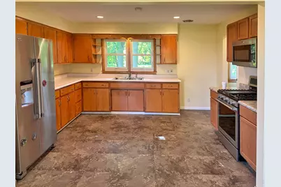 241 N Somonauk Road, Cortland, IL 60112 - Photo 4