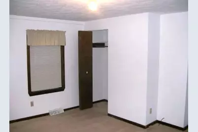 11220 US Route 20 Highway, Garden Prairie, IL 61038 - Photo 6