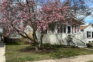 636 N Stone Ave, La Grange Park, IL 60526 - Photo 2