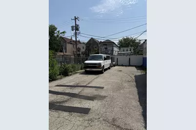 2139 S California Avenue, Chicago, IL 60608 - Photo 2