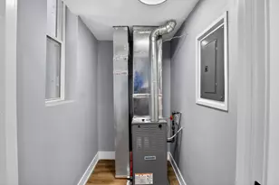 7843 S Marquette Ave, Chicago, IL 60649 - Photo 16