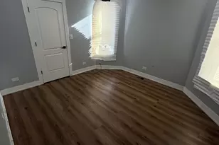 7843 S Marquette Ave, Chicago, IL 60649 - Photo 12