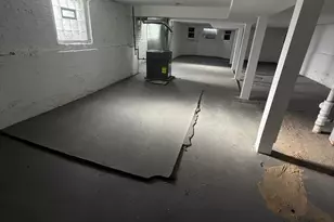 7843 S Marquette Ave, Chicago, IL 60649 - Photo 18