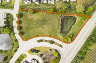 11 Executive Dr, Hawthorn Woods, IL 60047 - Photo 2