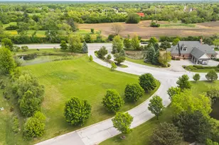 11 Executive Dr, Hawthorn Woods, IL 60047 - Photo 8