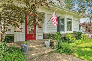 320 E Locust St, Watseka, IL 60970 - Photo 2