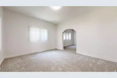 418 S Main Street, Rankin, IL 60960 - Photo 4