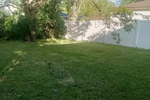 310 New Salem St, Park Forest, IL 60466 - Photo 16