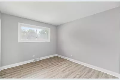 15240 Woodlawn Avenue, Dolton, IL 60419 - Photo 10