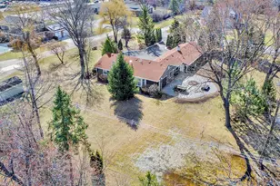 3256 Westview Dr, Northbrook, IL 60062 - Photo 2