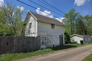 1518 Broadway St, Lincoln, IL 62656 - Photo 2
