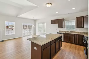 347 N Aspen Dr, Cortland, IL 60112 - Photo 10