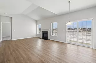 347 N Aspen Dr, Cortland, IL 60112 - Photo 20