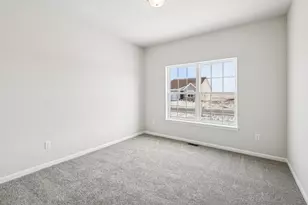 347 N Aspen Dr, Cortland, IL 60112 - Photo 24