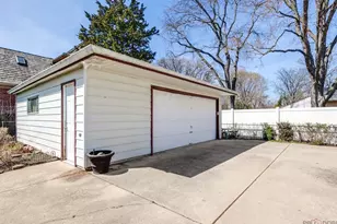1004 Broadmoor Pl, Deerfield, IL 60015 - Photo 18