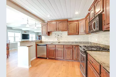 [Address not provided], Deerfield, IL 60015 - Photo 8