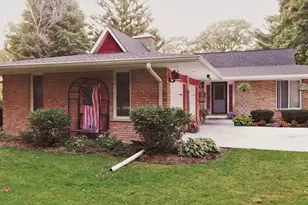 42W490 Kedeka Rd, Sugar Grove, IL 60554 - Photo 1