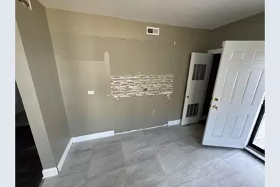 7816 S Jeffery Boulevard, Chicago, IL 60649 - Photo 10