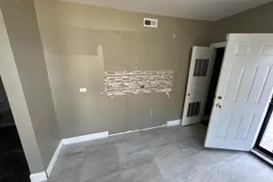 7816 S Jeffery Blvd, Chicago, IL 60649 - Photo 10