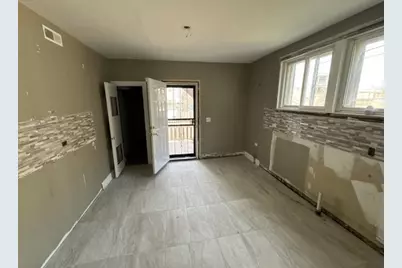 7816 S Jeffery Boulevard, Chicago, IL 60649 - Photo 8