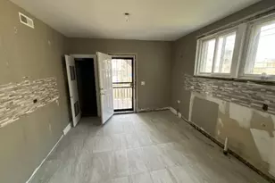 7816 S Jeffery Blvd, Chicago, IL 60649 - Photo 8