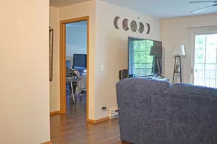 1584 W Crystal Rock Ct, Round Lake Beach, IL 60073 - Photo 8