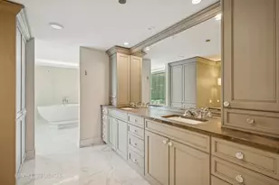 132 E Delaware Pl, Chicago, IL 60611 - Photo 34