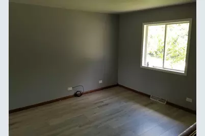 547 N Ridgemoor Avenue, Mundelein, IL 60060 - Photo 6