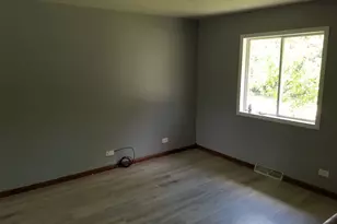 547 N Ridgemoor Ave, Mundelein, IL 60060 - Photo 6