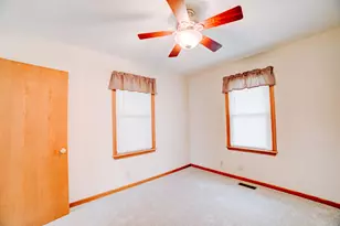 538 E Mulberry St, Watseka, IL 60970 - Photo 14
