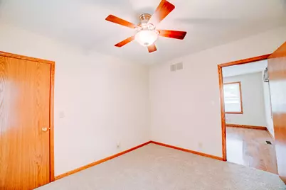 538 E Mulberry Street, Watseka, IL 60970 - Photo 12