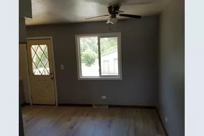 547 N Ridgemoor Avenue, Mundelein, IL 60060 - Photo 4