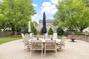 2225 Beaumont Ct, Aurora, IL 60502 - Photo 30