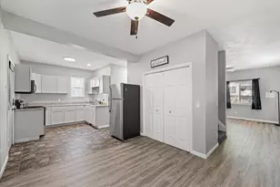 1391 W Decatur St, Decatur, IL 62522 - Photo 8