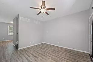 1391 W Decatur St, Decatur, IL 62522 - Photo 4