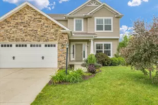 2107 Max Run Dr, Champaign, IL 61822 - Photo 4