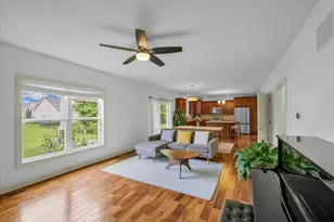 2107 Max Run Dr, Champaign, IL 61822 - Photo 8