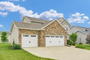 2107 Max Run Dr, Champaign, IL 61822 - Photo 2