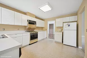 13 Chipping Campden Dr, South Barrington, IL 60010 - Photo 6