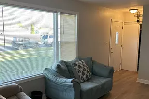 700 Cumberland St, Hoffman Estates, IL 60194 - Photo 2