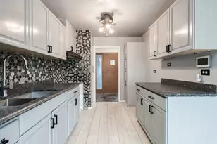 1047 Riverview Dr, South Holland, IL 60473 - Photo 4