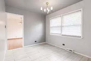 1047 Riverview Dr, South Holland, IL 60473 - Photo 6