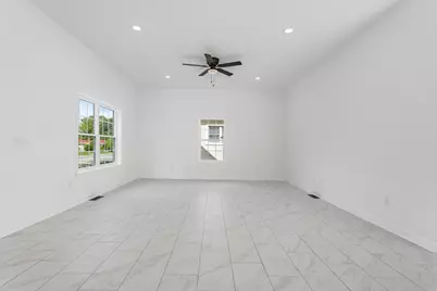 409 E Buckner Street, Tuscola, IL 61953 - Photo 12