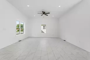 409 E Buckner St, Tuscola, IL 61953 - Photo 12